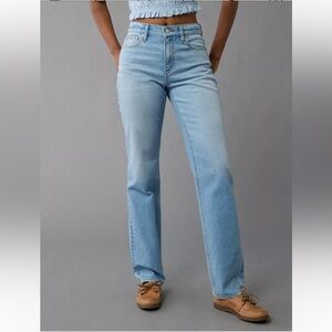 NWT American Eagle Super High Rise Straight Light Wash Jeans- 27R / 4S